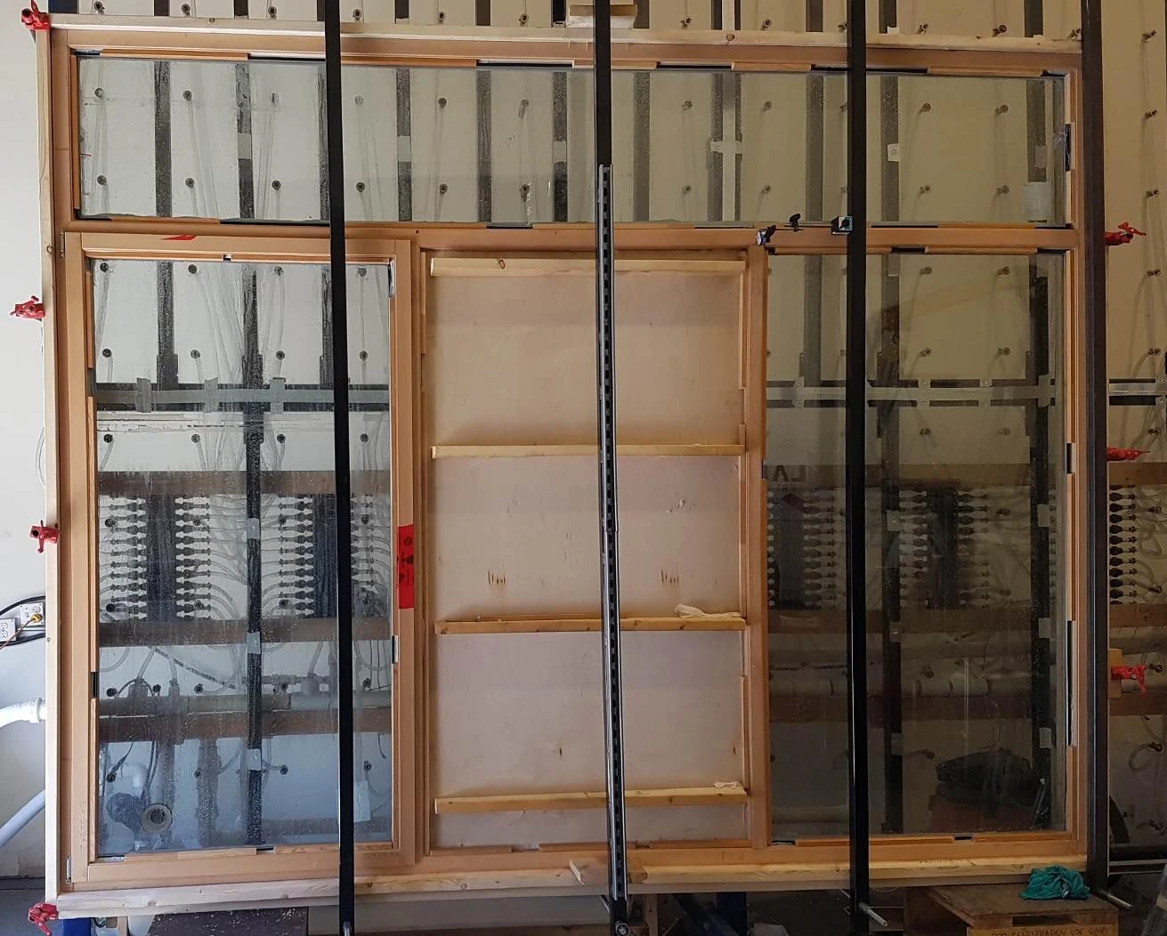 Fenstür window assembly mounted in a water penetration test wall