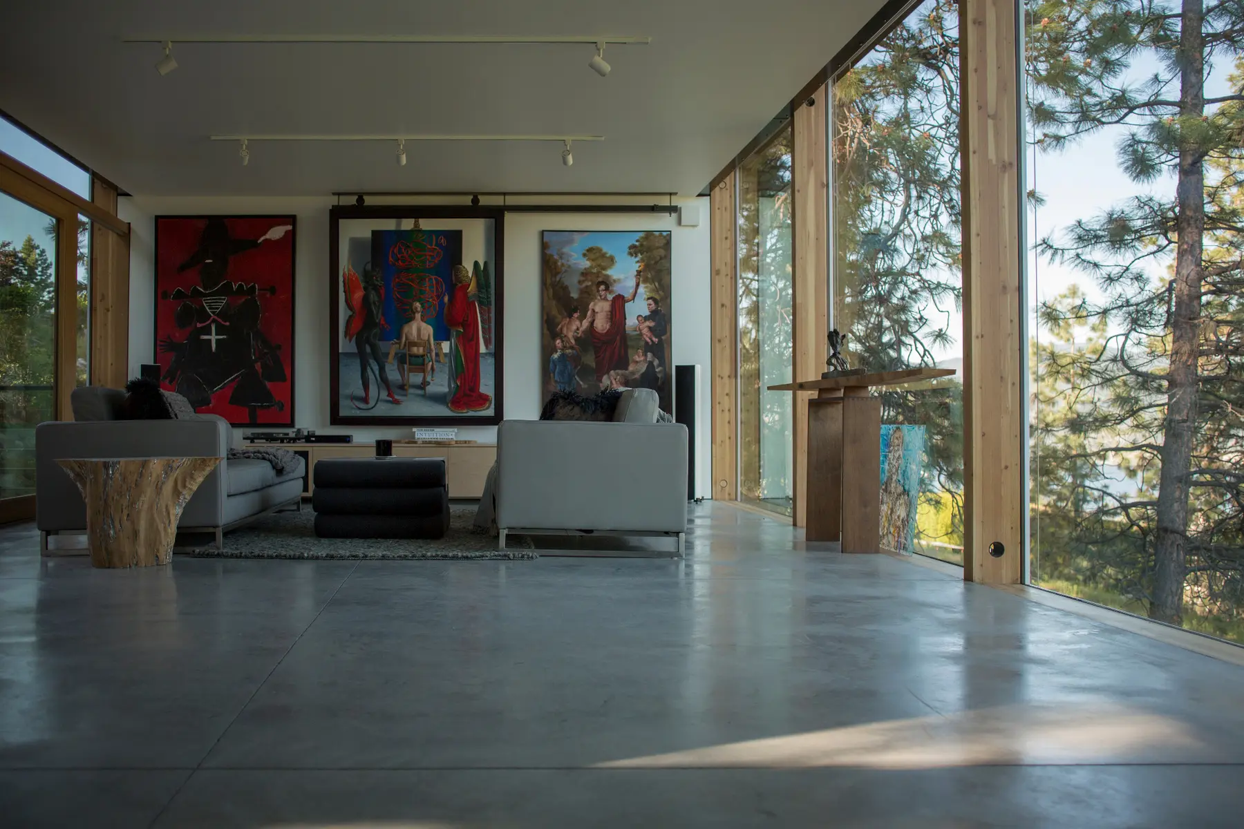 Interior with broad valley views through Fenstür glazing