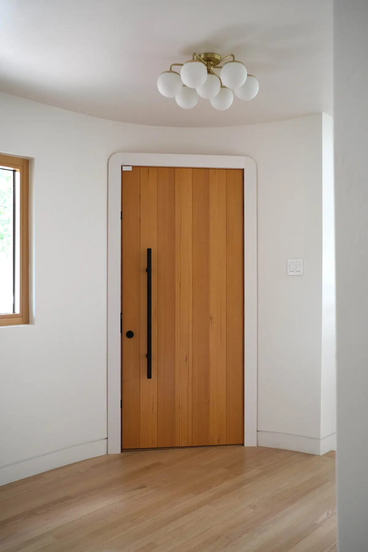 Solid wood Fenstür entry door
