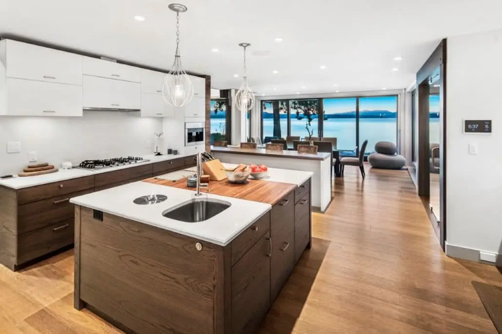 Kitchen connected visually to the ocean