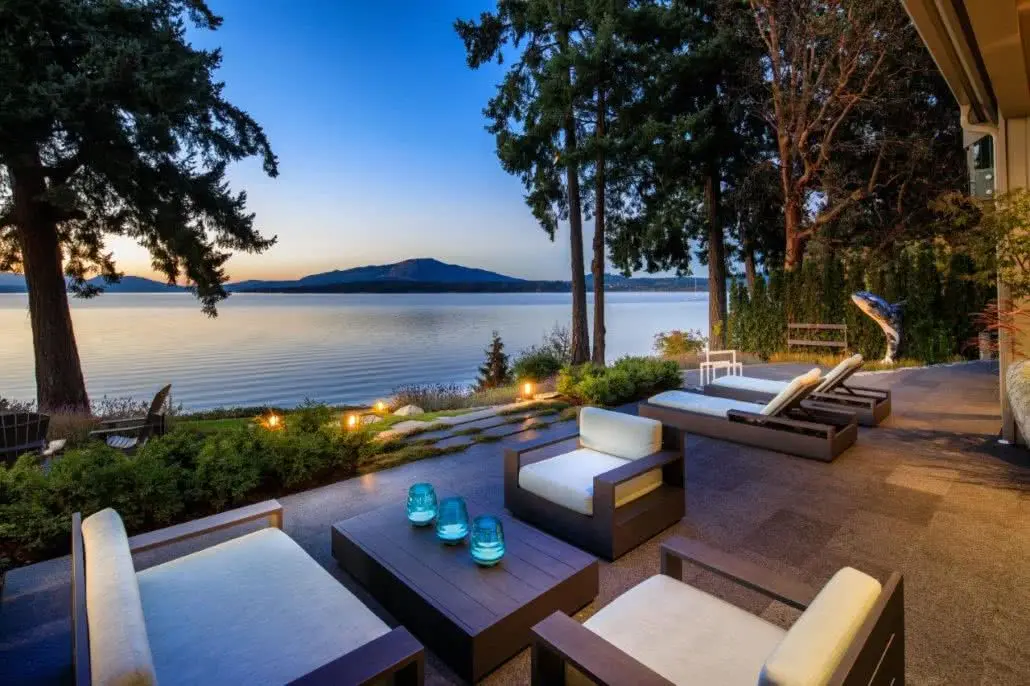 Terrace overlooking the calm Victoria waterfront